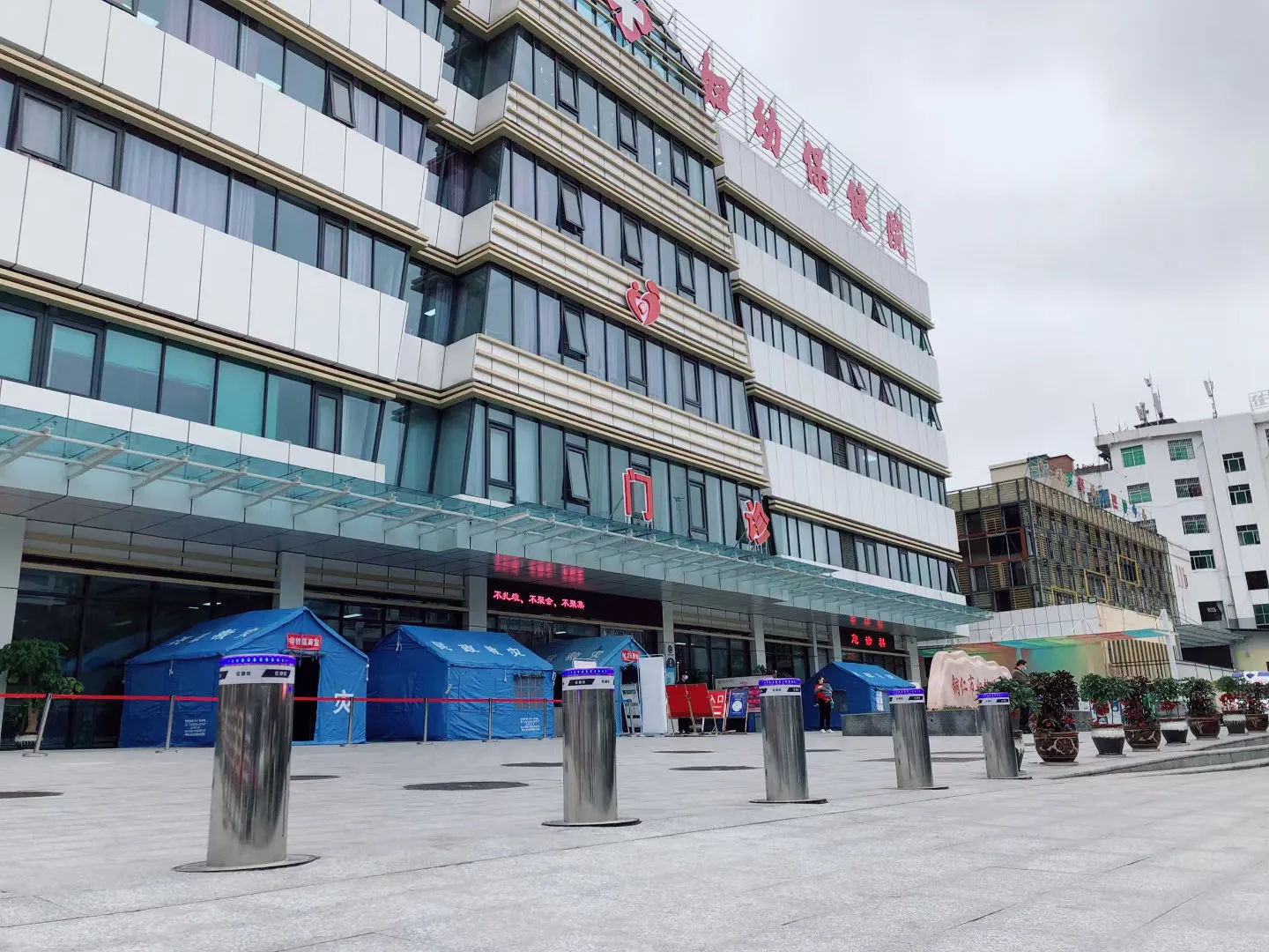 四川某單位升降柱