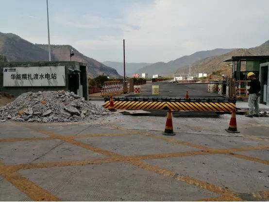 內(nèi)蒙古翻板路障機(jī)